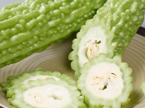 吃瓜美食少女,美食少女的甜蜜食光