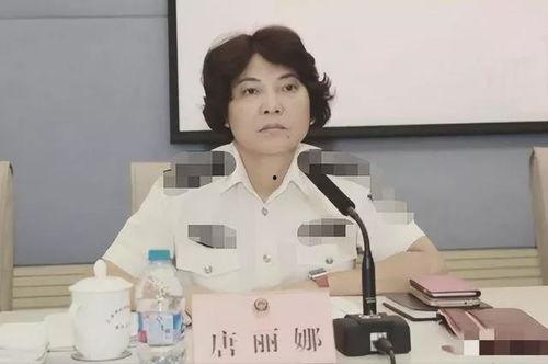公安女主持吃瓜,揭秘警界幕后趣闻
