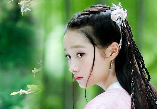 新剧开机吃瓜,明星阵容曝光，吃瓜群众纷纷围观！