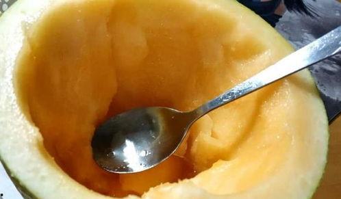 勺子吃哈密瓜技巧,勺子吃哈密瓜的独门技巧